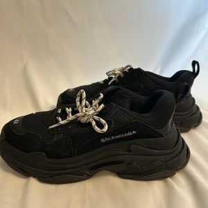 balenciaga triple s mens olive